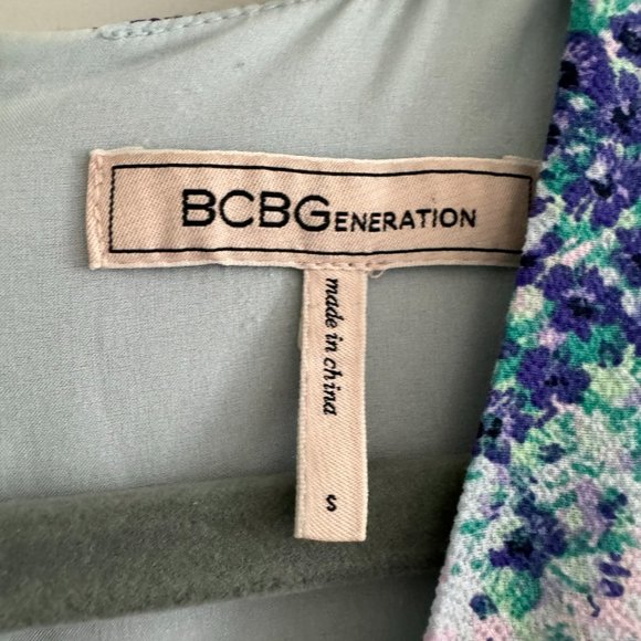 BCBGeneration Puff Sleeve Midi Dress - Picture 3 of 4